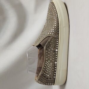 Vince Camuto VC Kindra Leather Silver Studded Slip-on Casual Shoes (W Size 10)